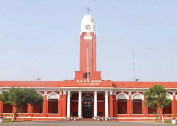 Indian Agricultural Research Institute (IARI) New Delhi offers more than 800 programmes in 27 disciplines