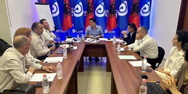 From the return of the flat tax, small government and investments in agriculture, to European integration, the fight against corruption and stopping the exodus of white shirts, the official DP shows some details from the program