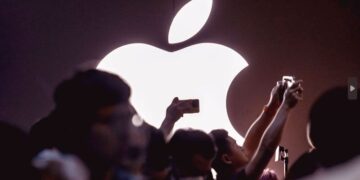 Apple Needs to Evolve to Compete in the Artificial Intelligence Era