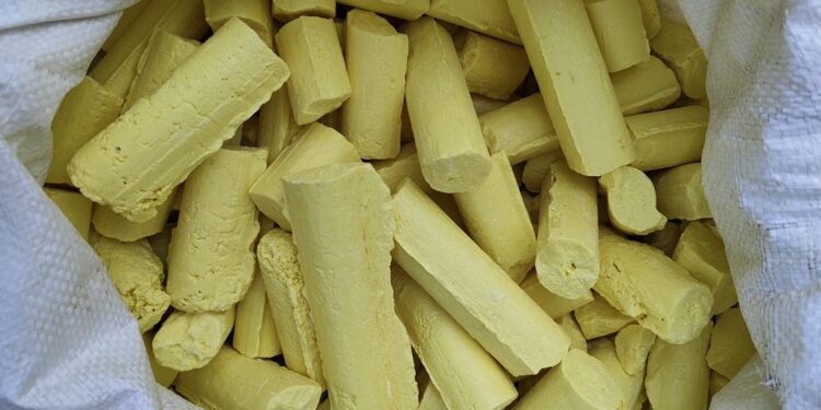 High-Quality Agricultural Sulphur Powder And Sulphur Rolls In India